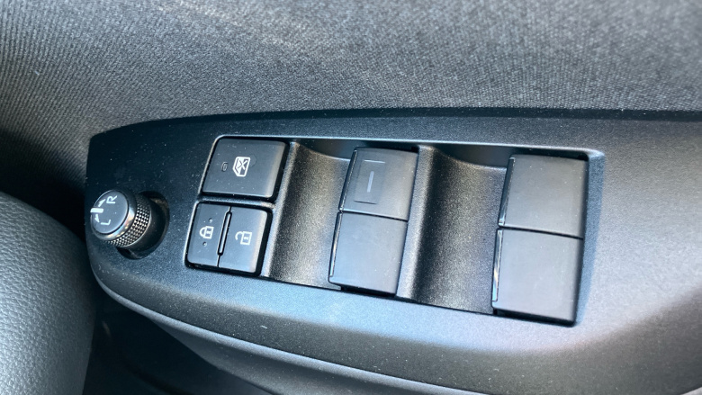 Toyota Yaris 1.5 Hybrid Design 5dr CVT Hybrid Hatchback